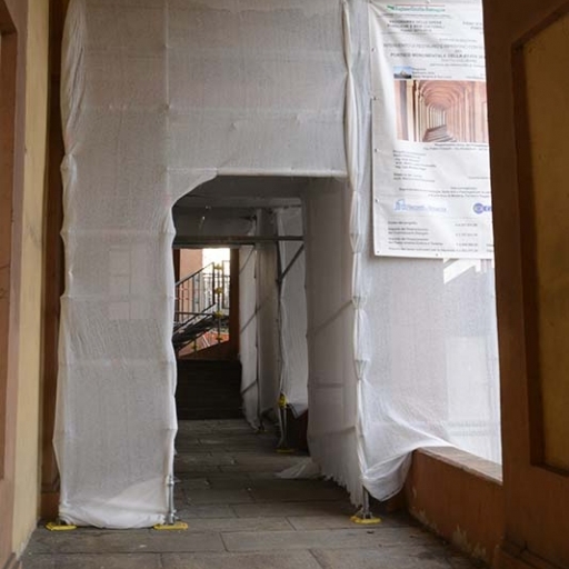 lavori di ristrutturazione del portico di San Luca